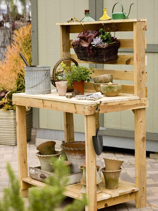 DIY Potting Bench Made From Pallets