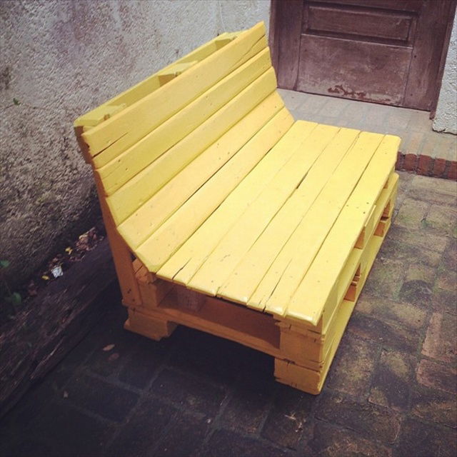 10 Pallet Bench for Your Backyard  Pallet Furniture Plans