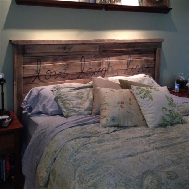 Inexpensive Pallet Headboards for Your Bed | Pallet Furniture Plans