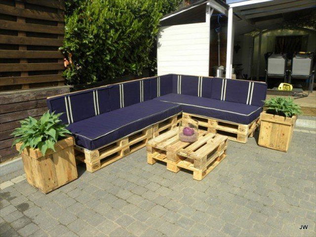 Finding Attractiveness in Pallet Yard Furniture | Pallet Furniture 