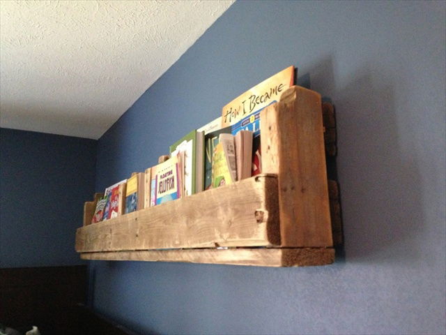 DIY Bookshelf Ideas with Pallet Wood | Pallet Furniture Plans