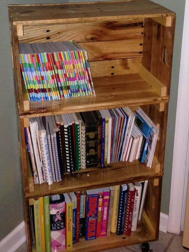 Diy Wooden Pallet Bookshelf