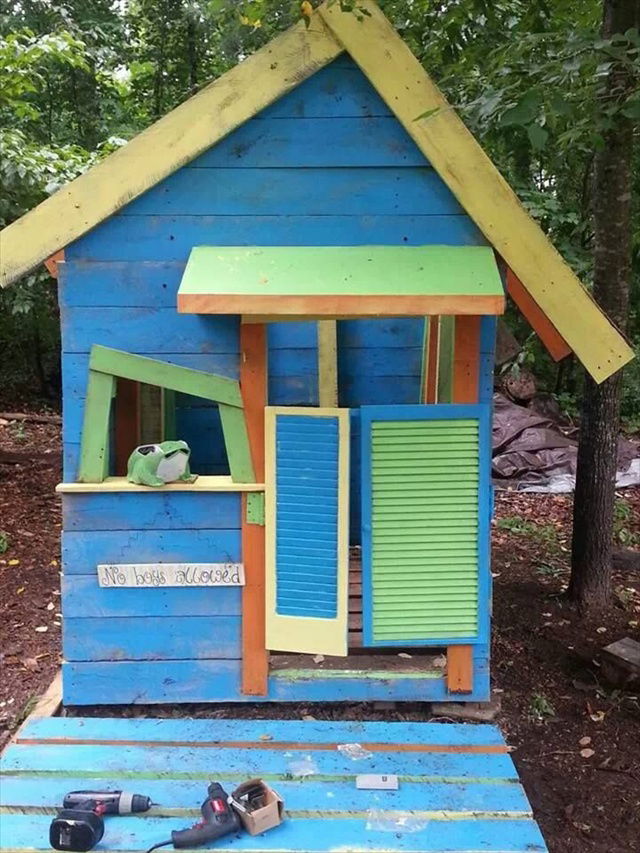 Pallet Playhouse for Kids from Reclaimed Wood  Pallet Furniture Plans