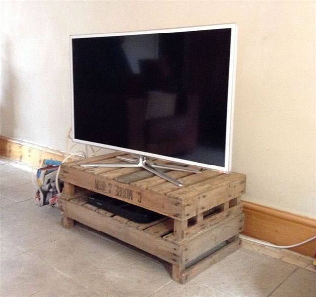Pallet TV Stand: A Delight to Watch | Pallet Furniture Plans