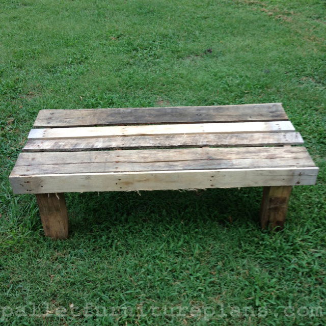 15 DIY Outdoor Pallet Bench | Pallet Furniture Plans