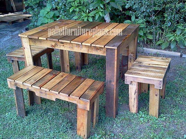 Build Outdoor Furniture Pallets