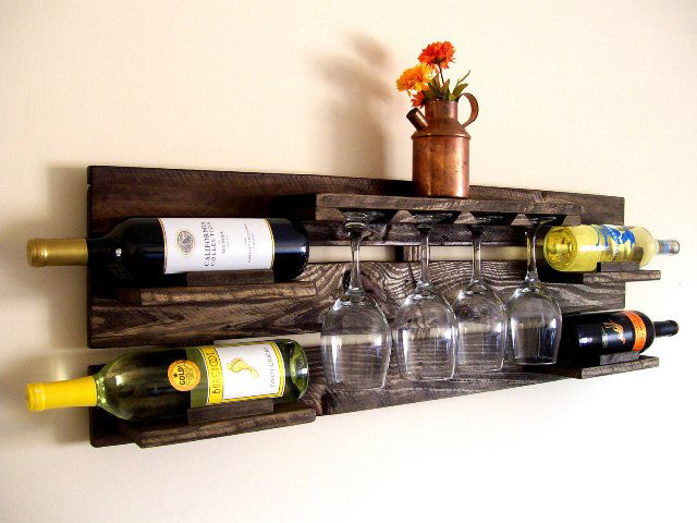 DIY Wood Pallet Wine Rack