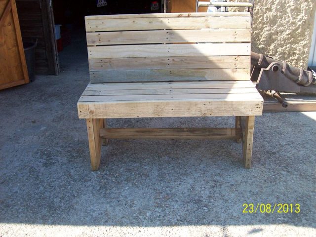 DIY Pallet Bench Instructions  Pallet Furniture Plans