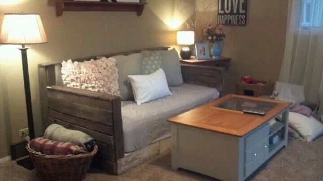 Small Pallet Couch for living room