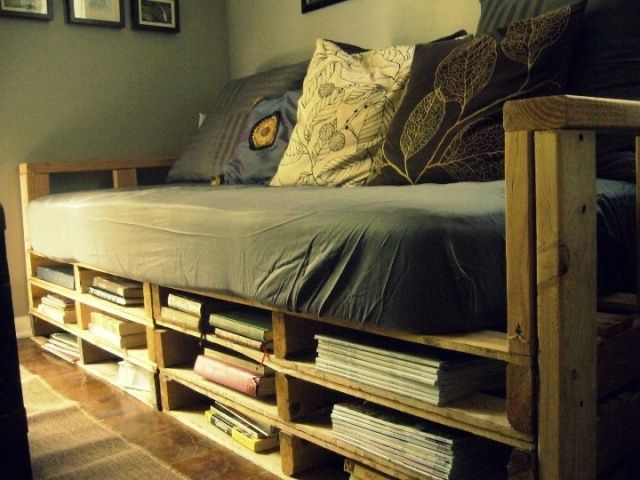Small Pallet Couch with Storage