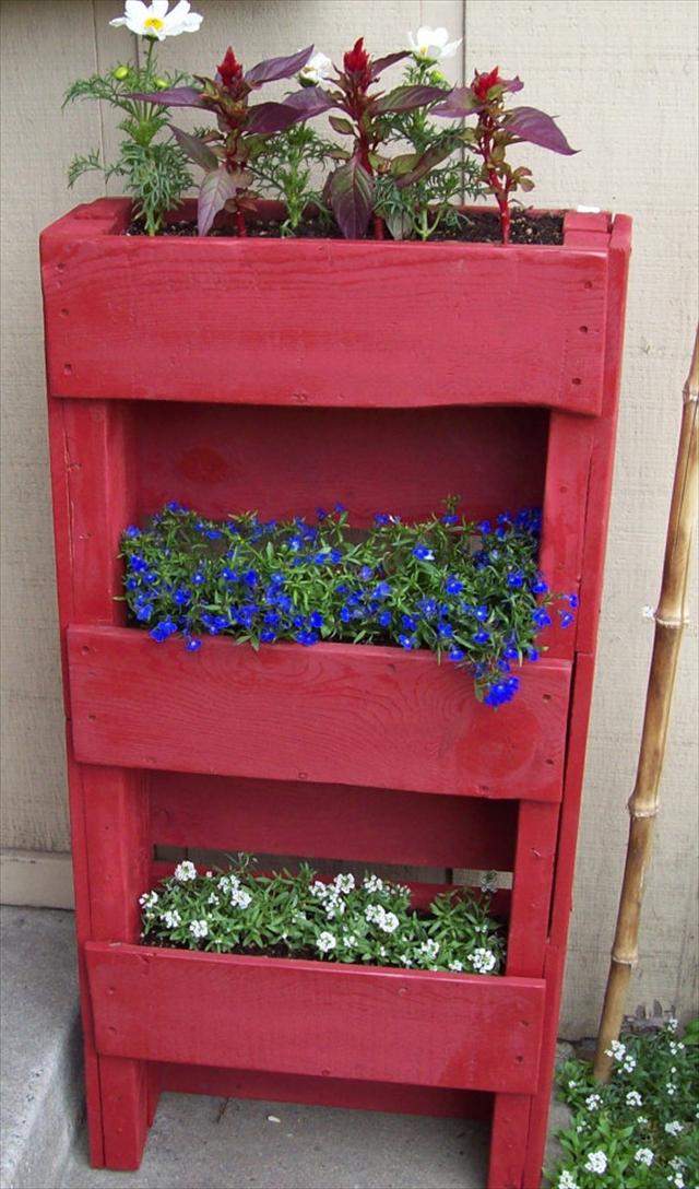 25 DIY Pallet Garden Projects | Pallet Furniture Plans