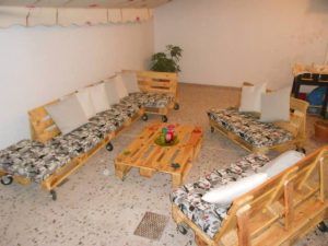 DIY Pallet Sectional Sofa | Pallet Furniture Plans