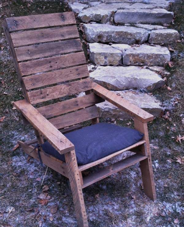 Oak Pallet Adirondack chair | Wooden Pallets Ideas for Bed, Table 