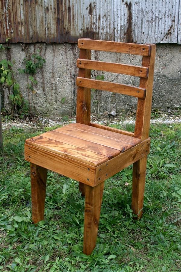 DIY Chairs Out of old Pallets  Pallet Furniture Plans
