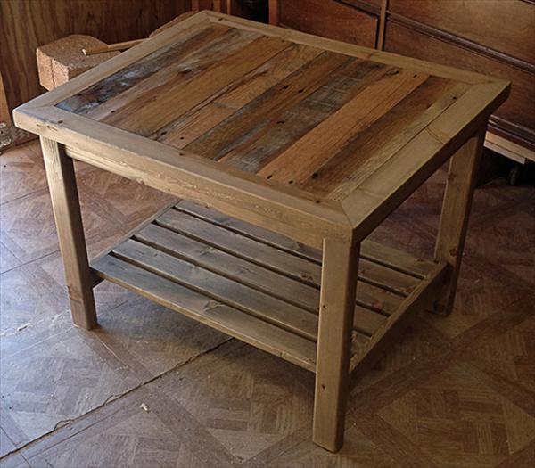 DIY Pallet Table And Coat Rack | Pallet Furniture Plans