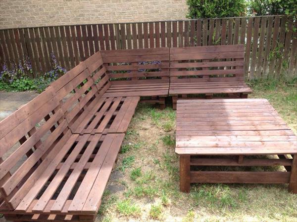 DIY Outdoor Pallet Furniture Plans