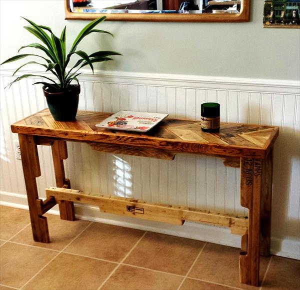 DIY Chevron Top Pallet Sofa Side Table