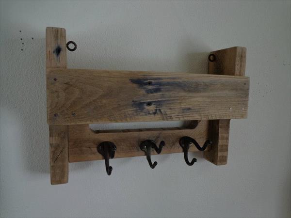 DIY Pallet Coat Rack