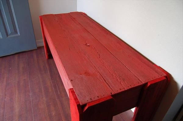 upcycled pallet wood bench