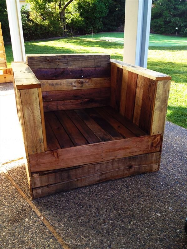 upcycled pallet chair