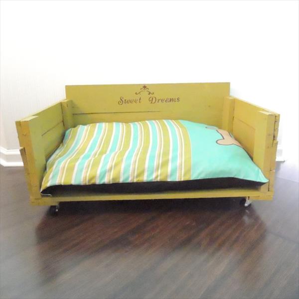 DIY Pallet Dog Bed