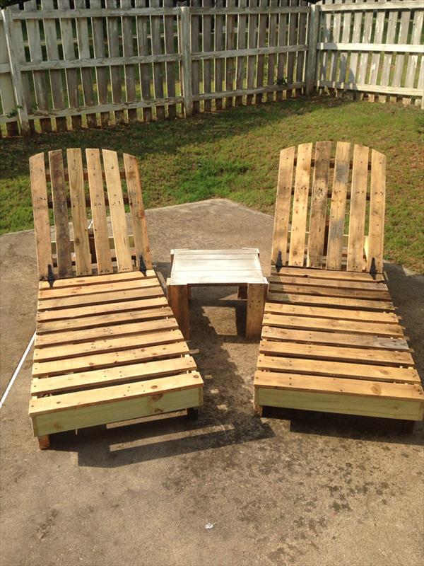 DIY Pallet Lounge Chair | Pallet Furniture Plans