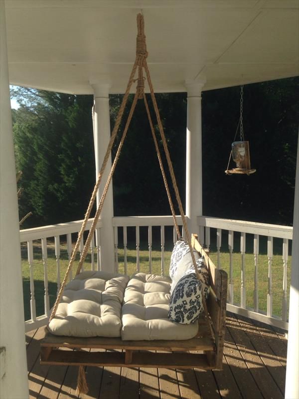 DIY Pallet Bed Porch Swing | Pallet Furniture Plans