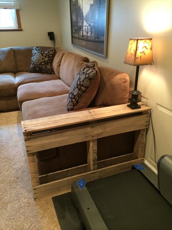 DIY Pallet Side Table