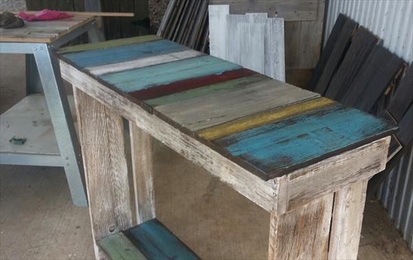 DIY Pallet Sofa Side Table | Pallet Furniture Plans