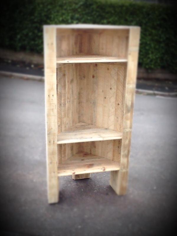 DIY Pallet Corner Furniture Unit | Pallet Furniture Plans