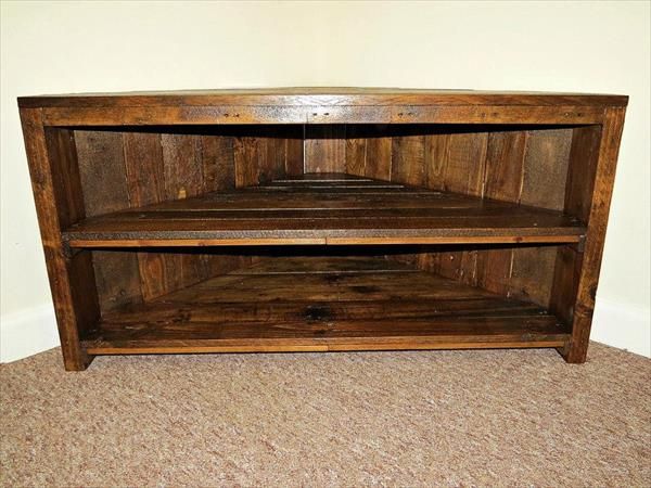 Handmade Pallet Sectional TV Stand | Pallet Furniture Plans
