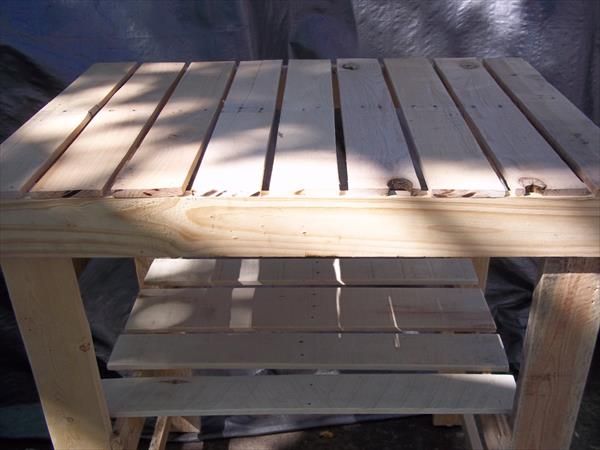 DIY Wooden Pallet Garden Work Bench  Pallet Furniture Plans