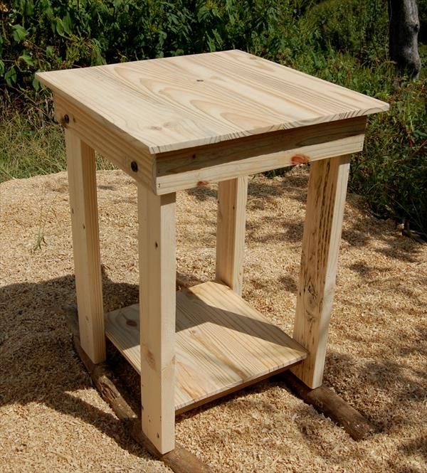 DIY Easy-to-Build Pallet Nightstand and Side Table ...