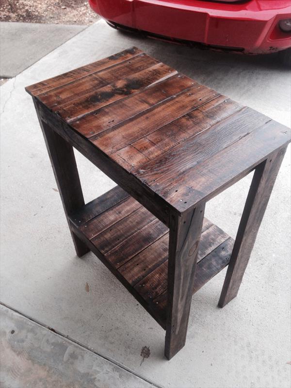 DIY Repurposed Pallet End Table | Pallet Furniture Plans