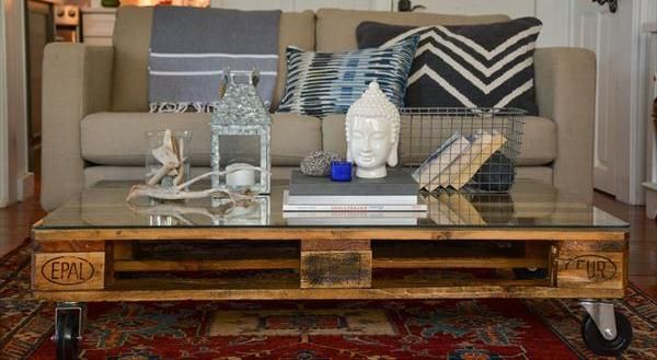 DIY Glass Top Pallet Coffee Table | Pallet Furniture Plans
