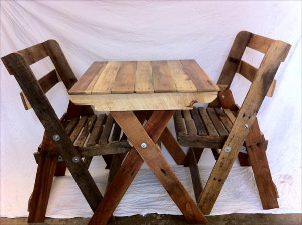 Pallet Folding Chairs and Table Pallet Furniture Plans