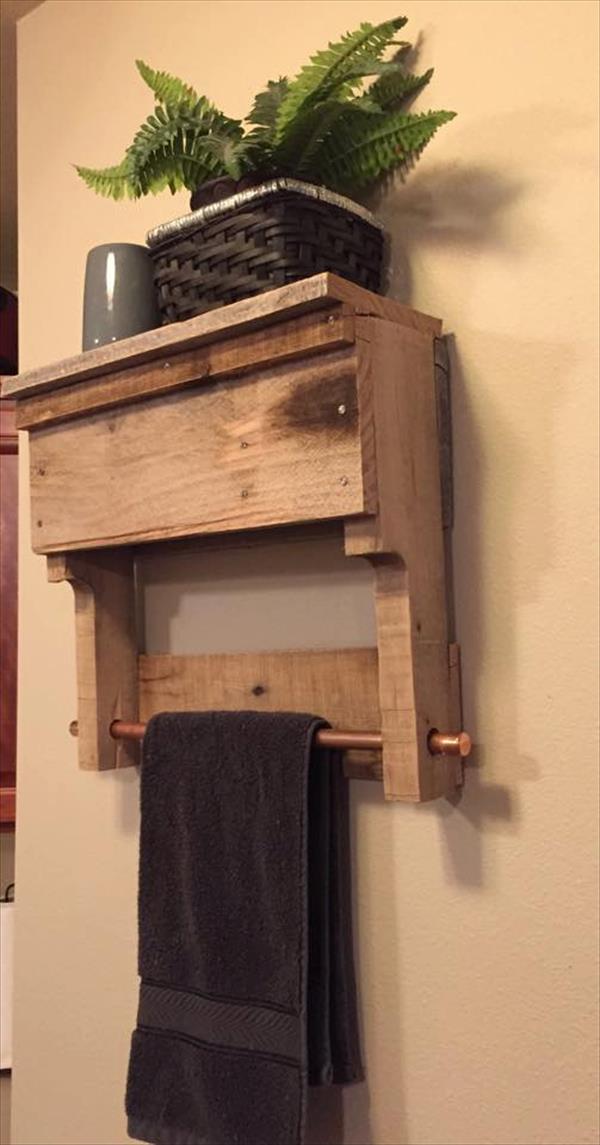 DIY Pallet Bathroom Shelf | Pallet Furniture Plans