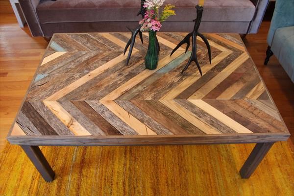 DIY Pallet Chevron Pattern Coffee Table | Pallet Furniture Plans