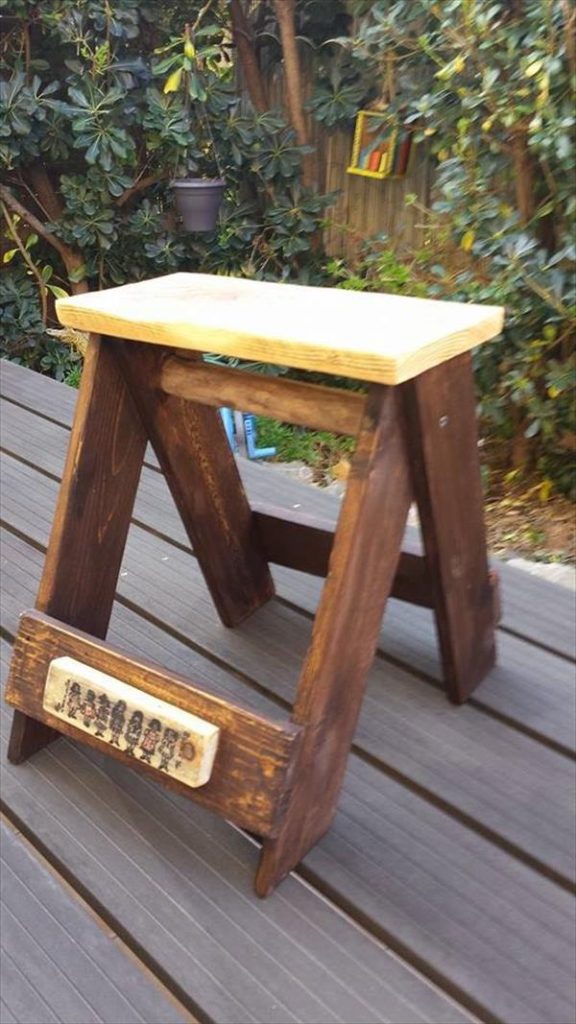 DIY Pallet Multi-Uses Vintage Stool | Pallet Furniture Plans