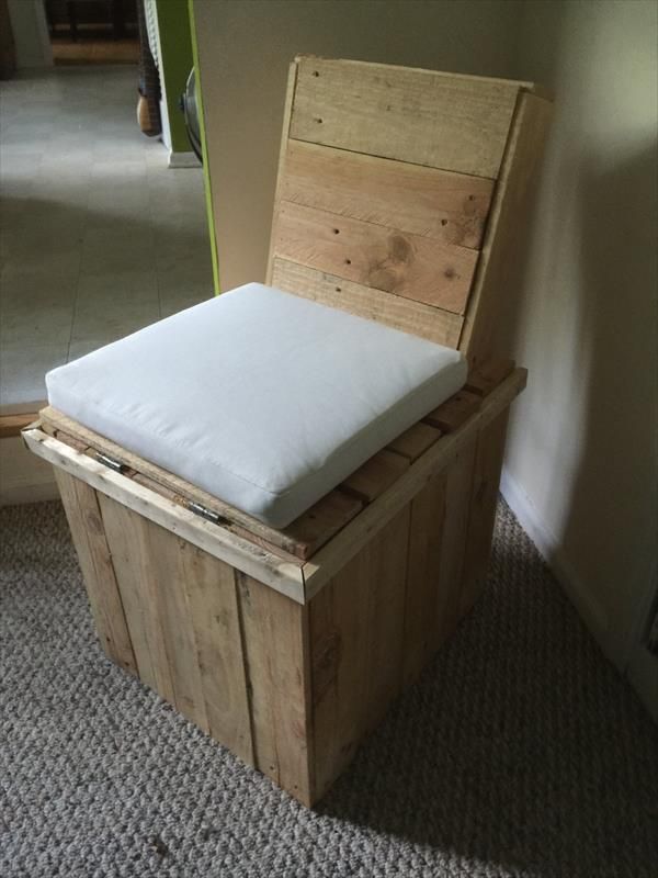 DIY Pallet Chair with Storage Area | Pallet Furniture Plans