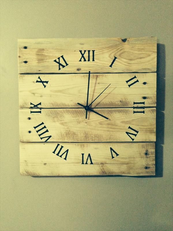 10 DIY Wooden Pallet Clock Ideas | Pallet Furniture Plans