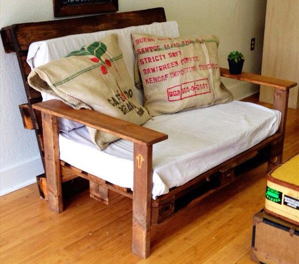 low-cost pallet couch