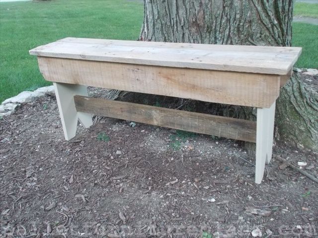 DIY Outdoor Pallet Bench