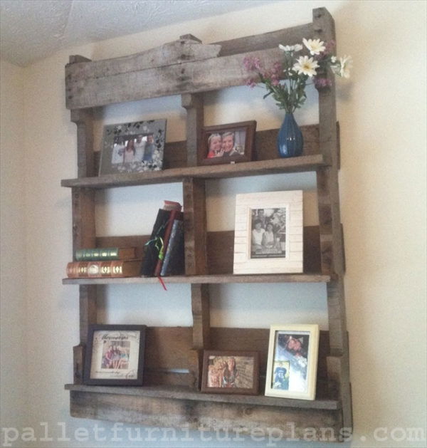 DIY Pallet Shelves to Manage Your Things | Pallet Furniture Plans