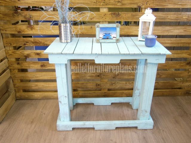 DIY Recycled Pallet Table