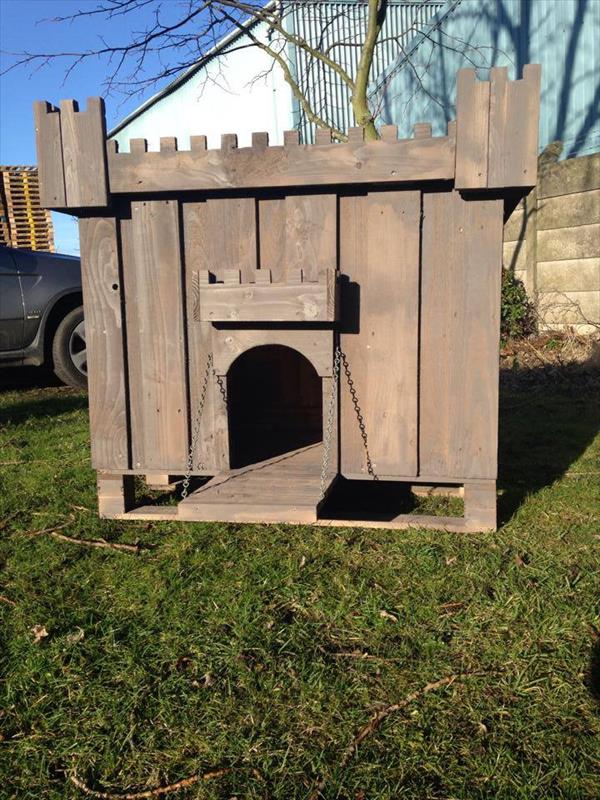 Pallet dog outlet pen