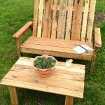 recycled pallet bench and table
