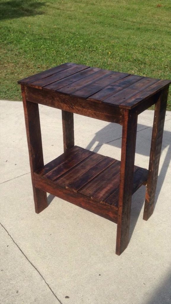 DIY Repurposed Pallet End Table | Pallet Furniture Plans