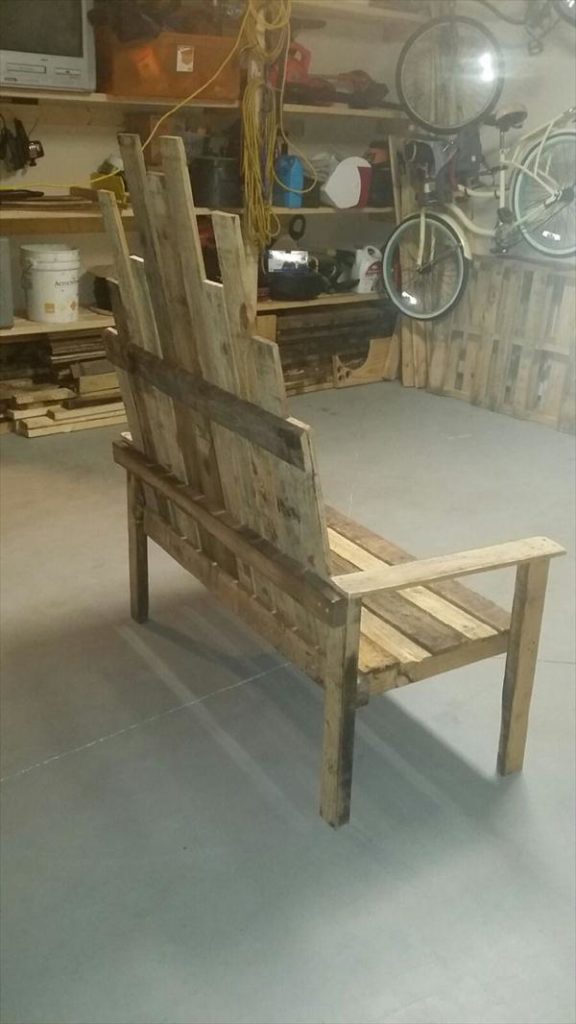 Rustic DIY pallet Outdoor Bench | Pallet Furniture Plans
