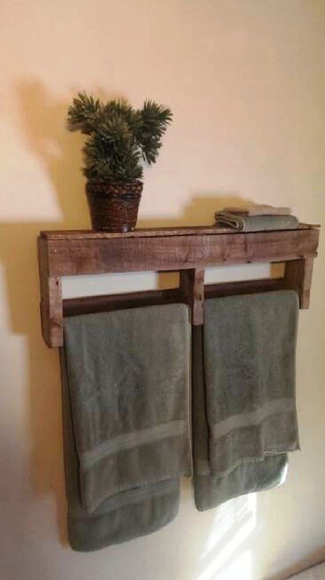 DIY Pallet Towel Rack with Shelf